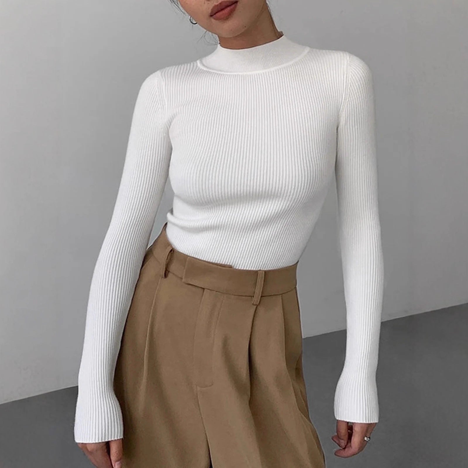 Women’s Tight Fit Crew Neck Knitted Top – Slim Sweater