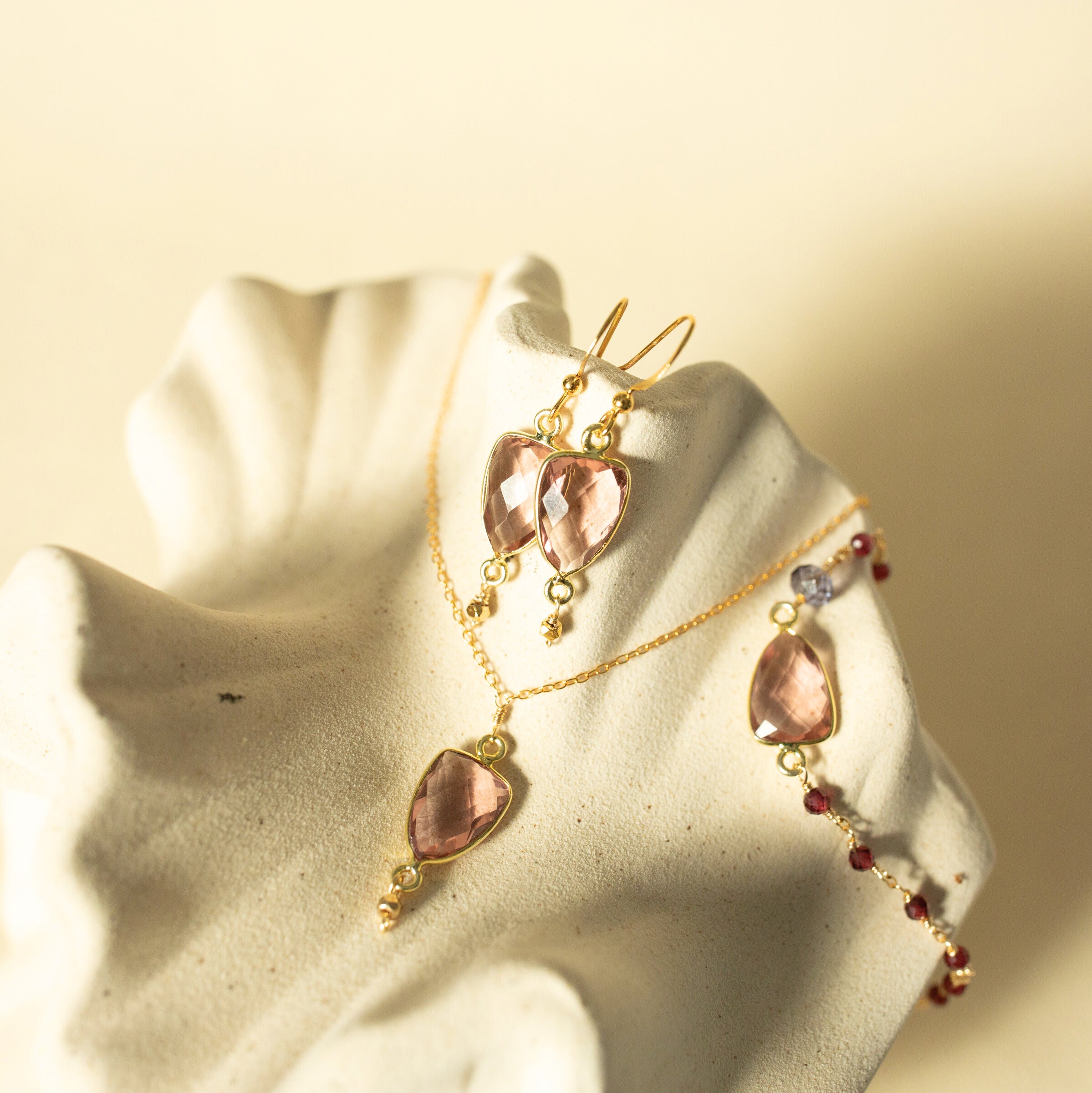 Rhodolite Garnet Gold Isla Necklace