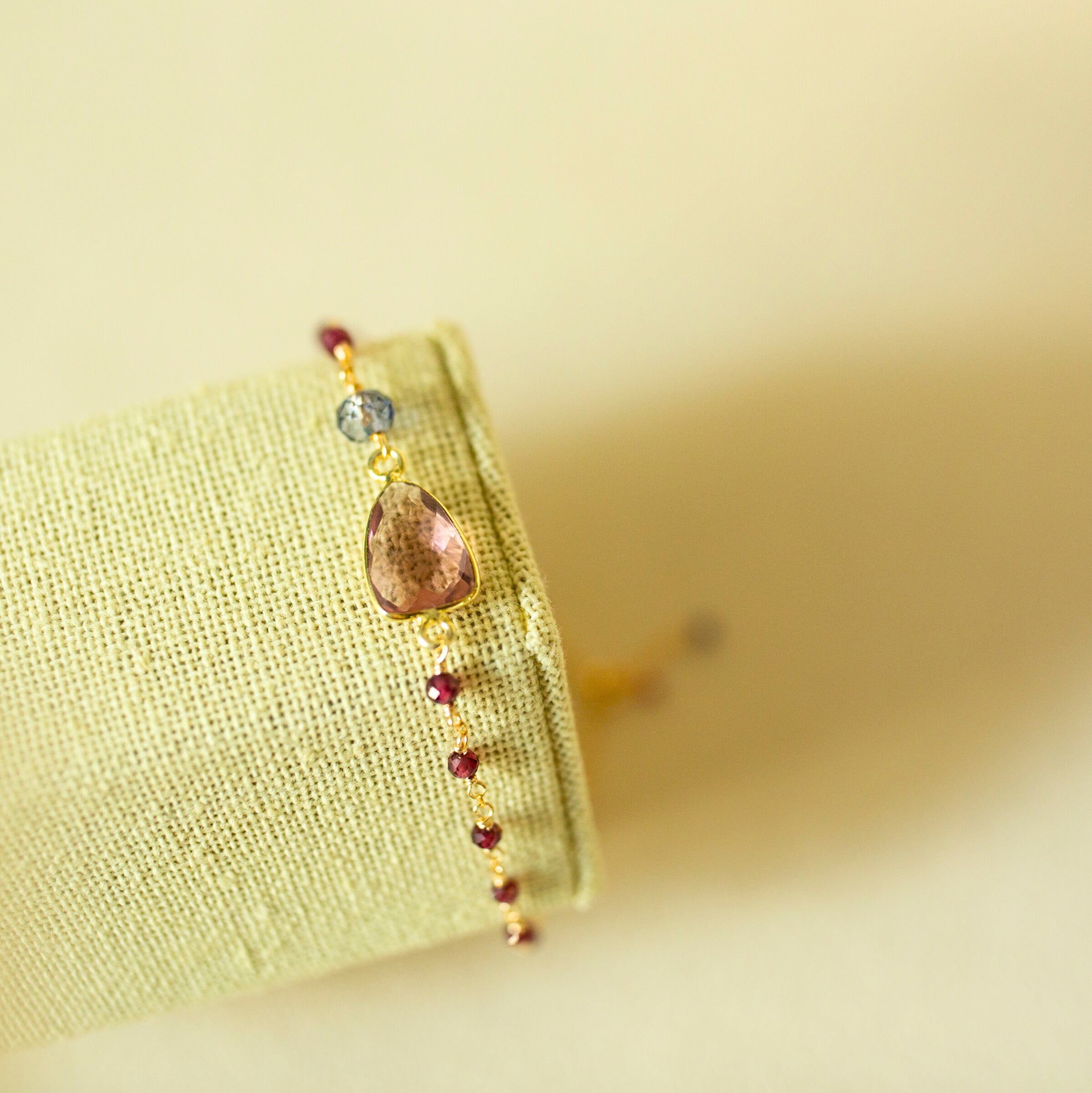 Rhodolite Garnet Gold Isla Bracelet