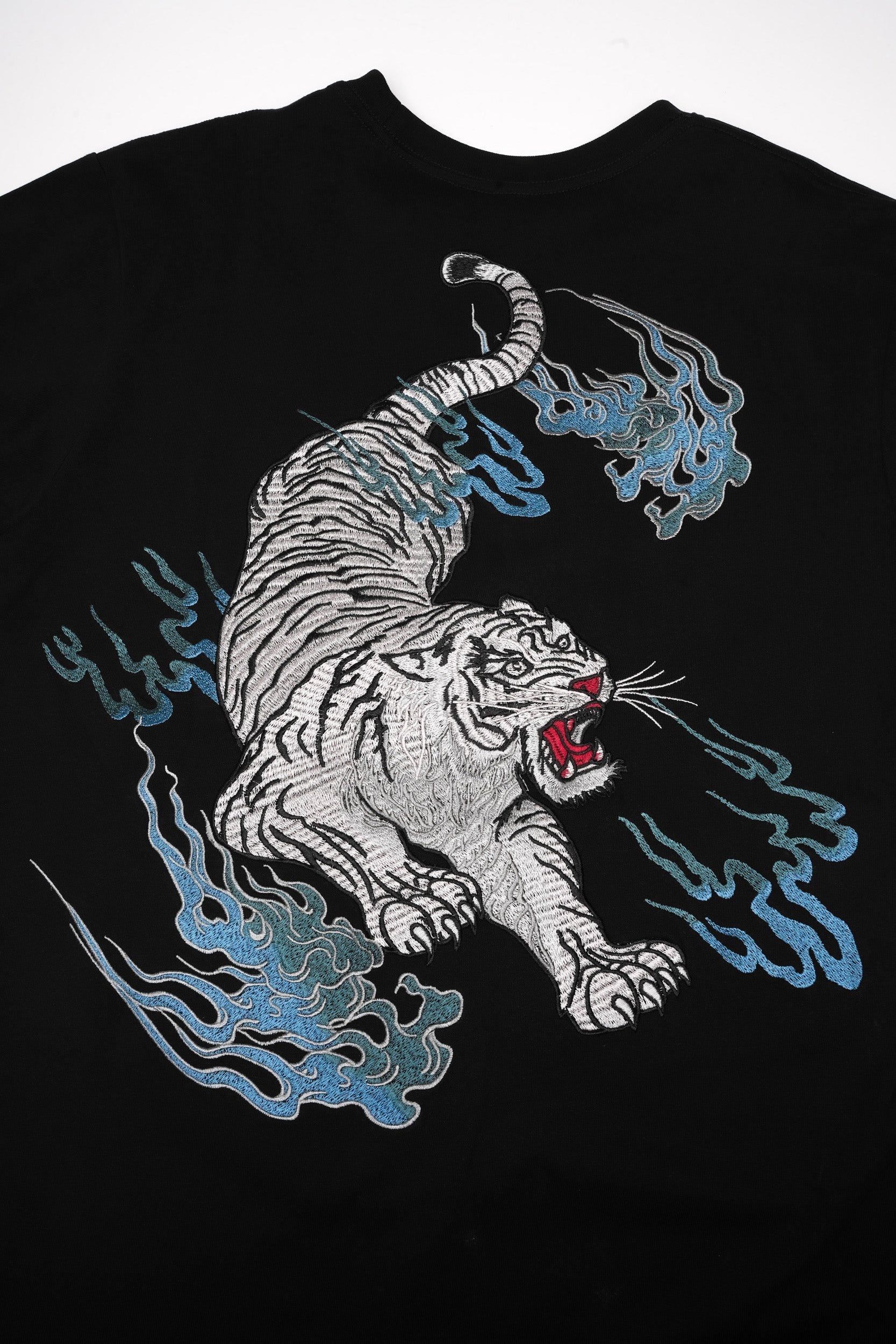 ET9817 Flaming White Tiger Embroidered Tee