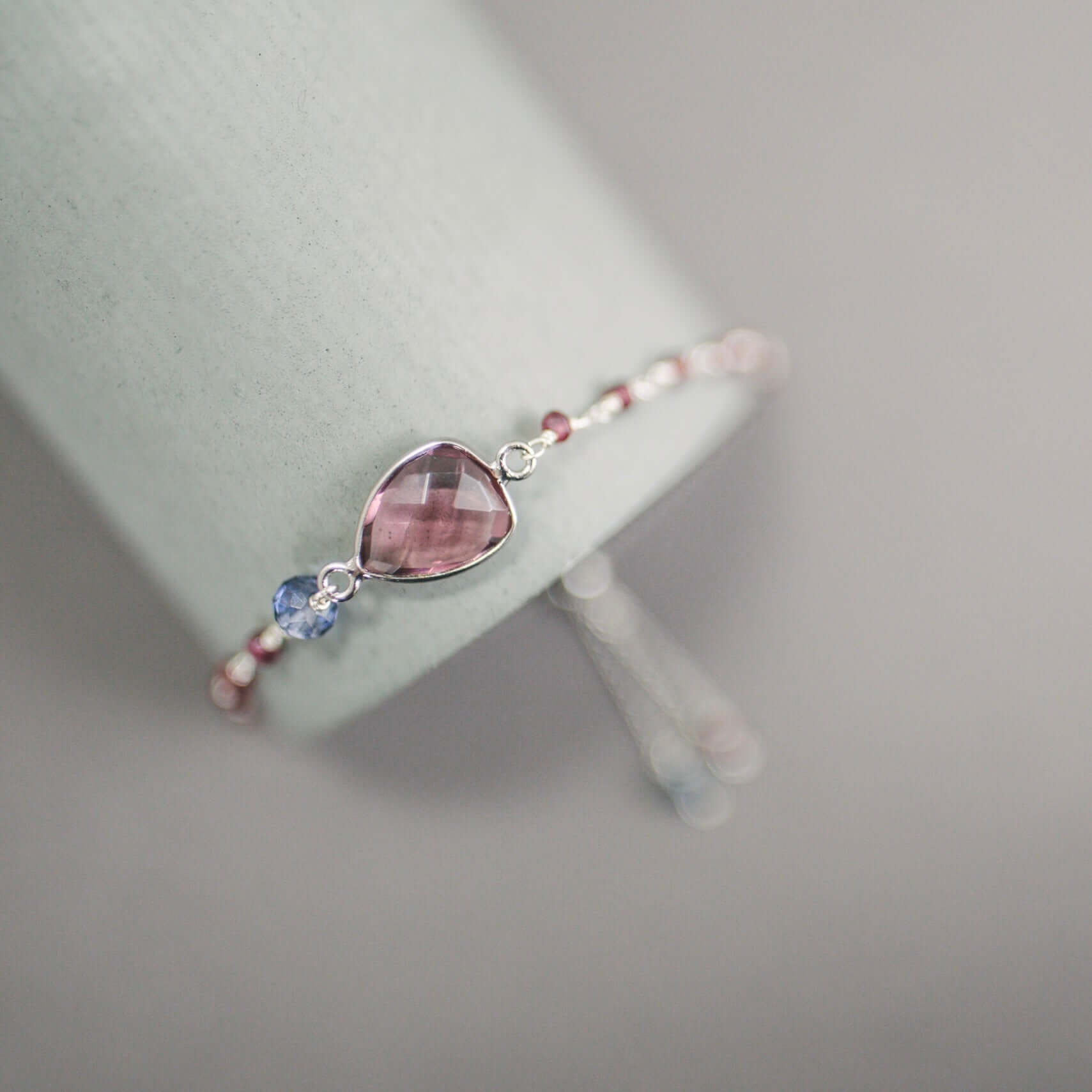 Rhodolite Garnet Gold Isla Bracelet