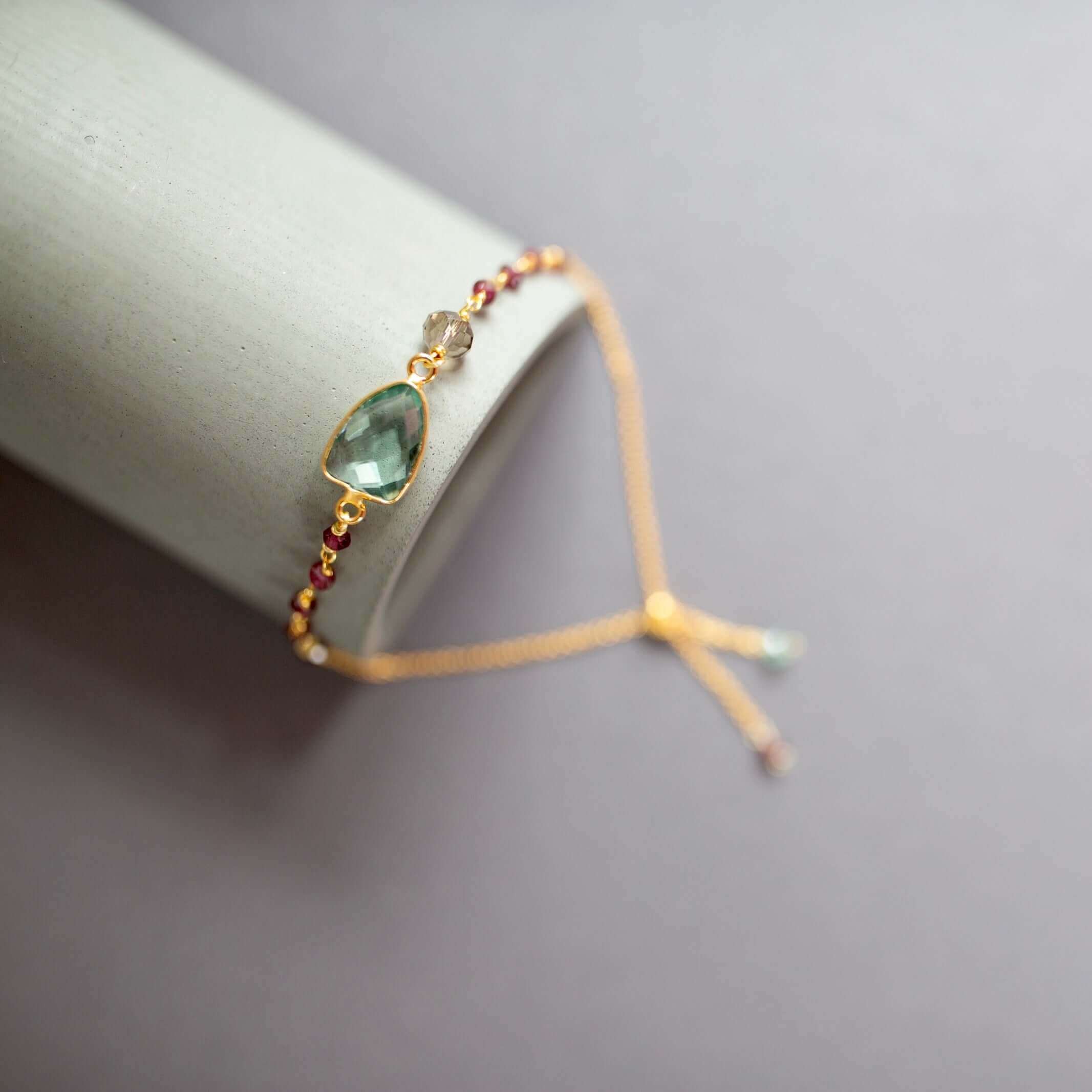 Rhodolite Garnet Gold Isla Bracelet